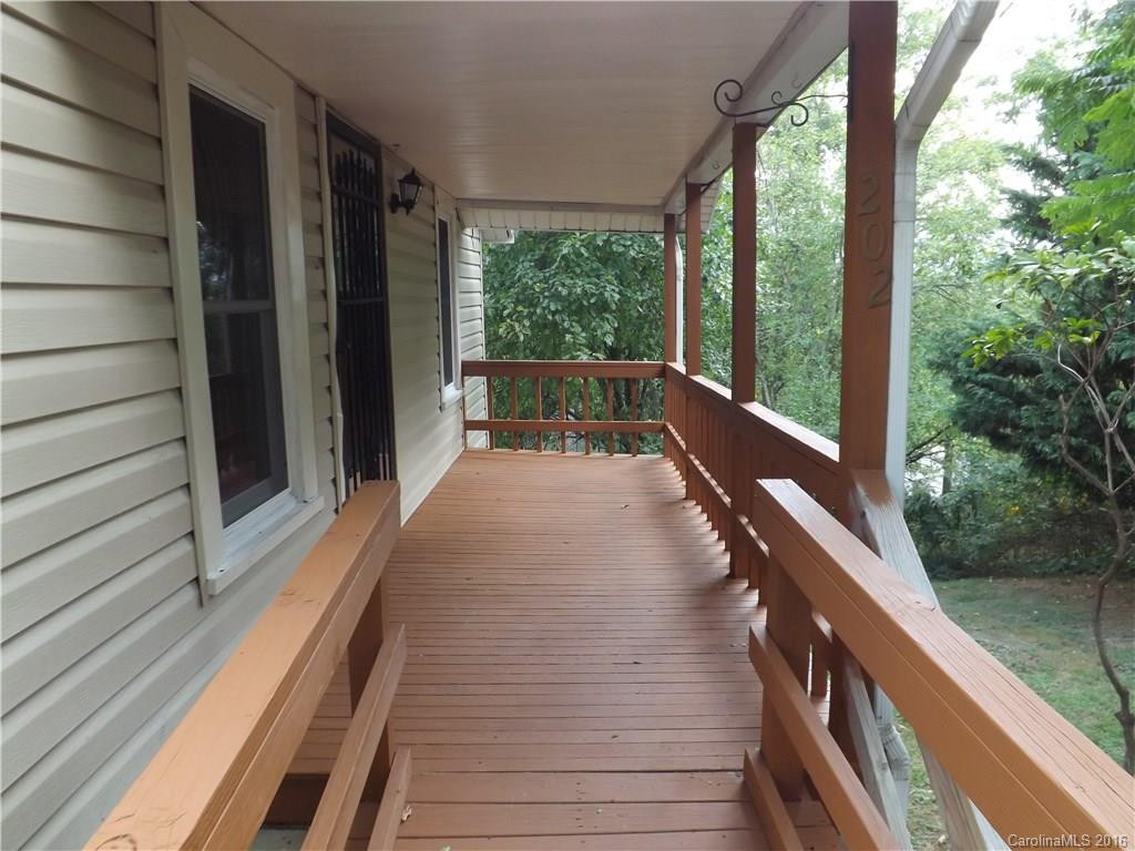 202 Ray Street - Photo 3