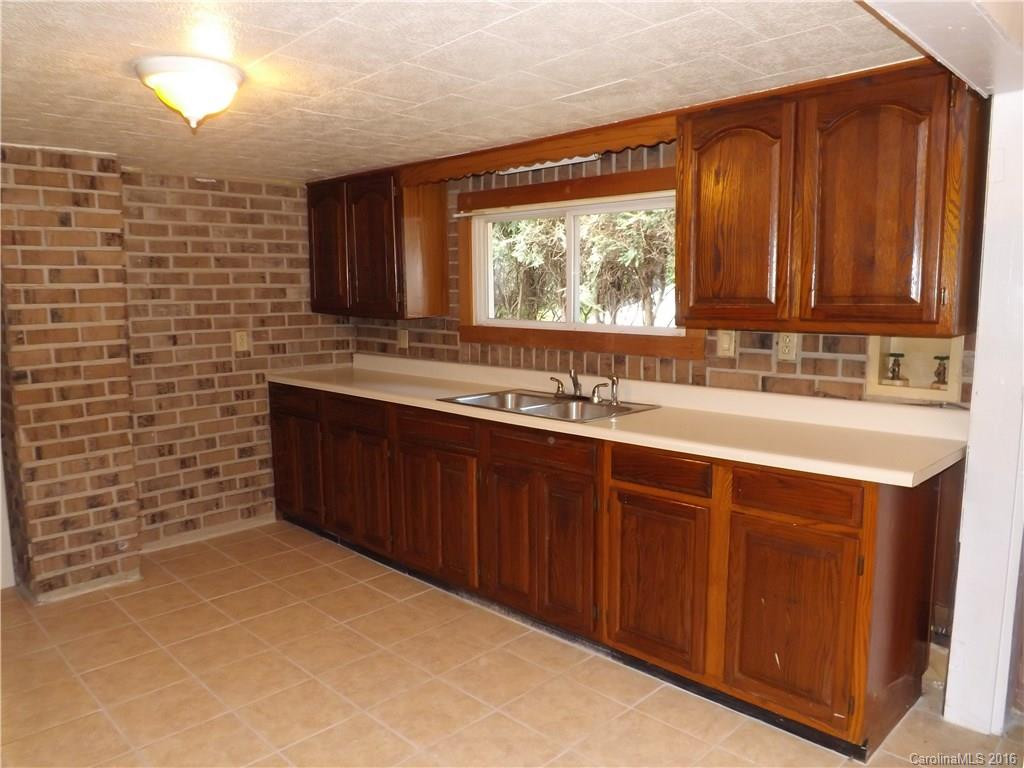 202 Ray Street - Photo 8