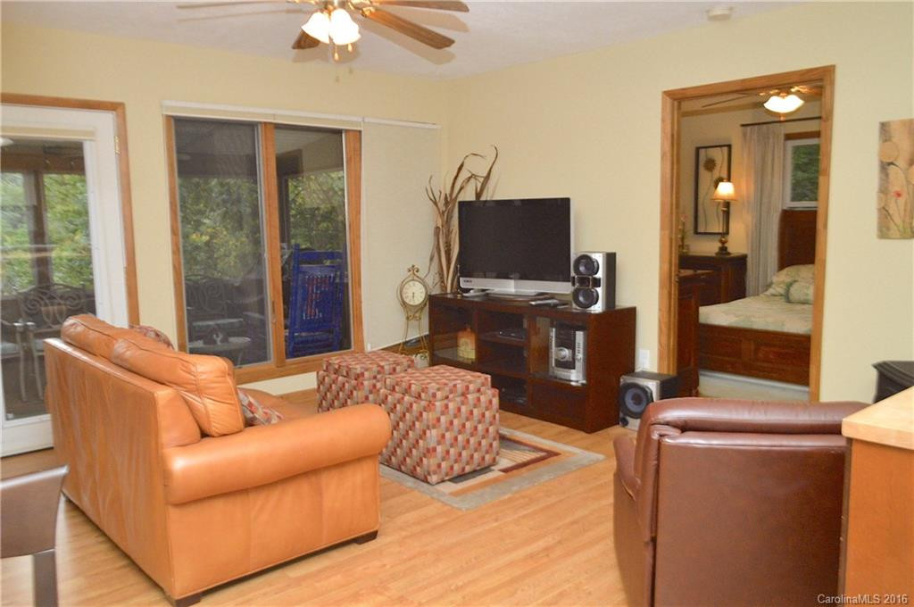 125 Rose Lane - Photo 2