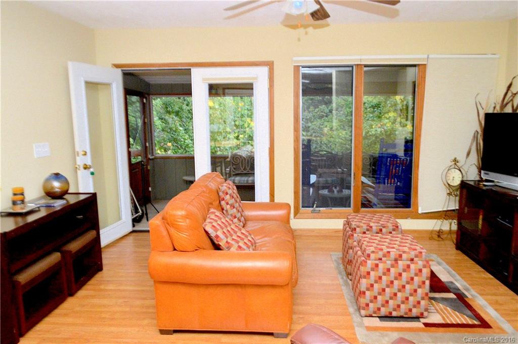 125 Rose Lane - Photo 8