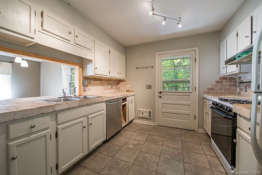 109 Whispering Creek Lane - Photo 13