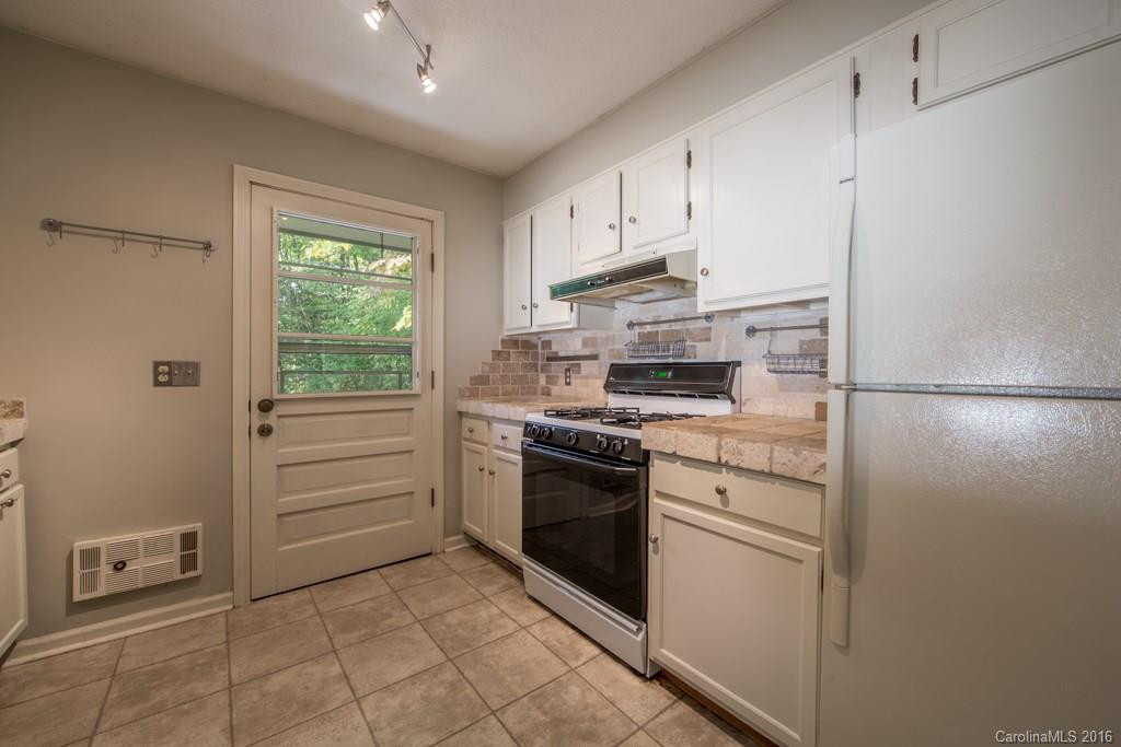 109 Whispering Creek Lane - Photo 14