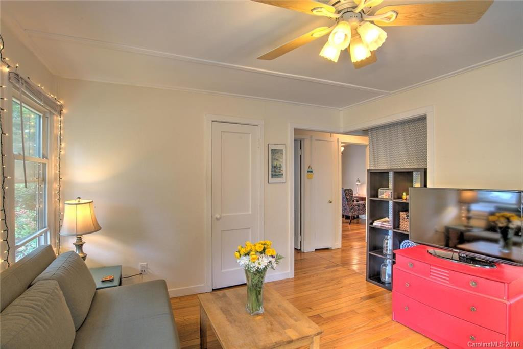 34 Vermont Avenue - Photo 8