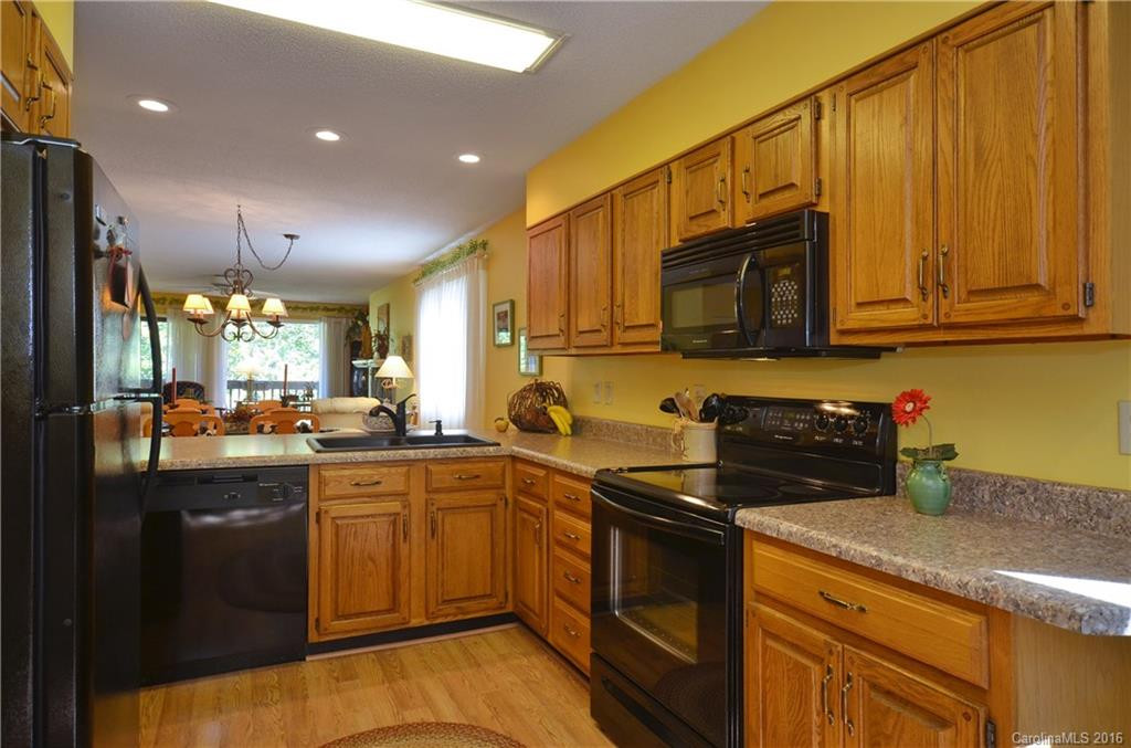 87 Willow Road #D-8 - Photo 11