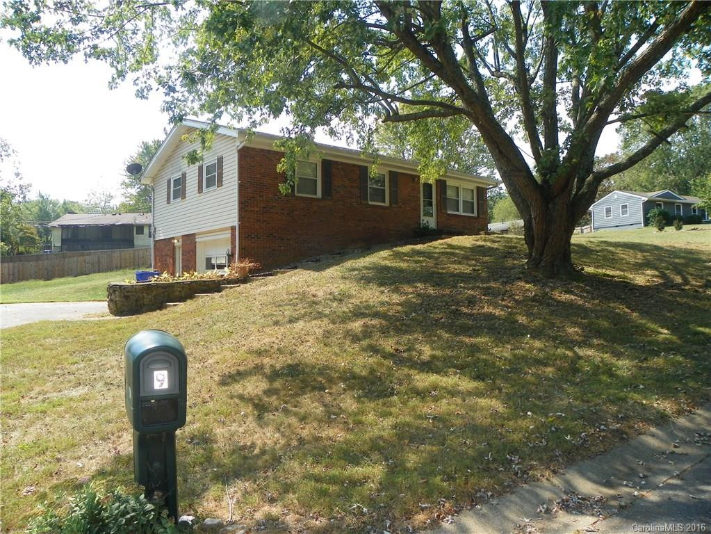 9 Lancelot Lane - Photo 2