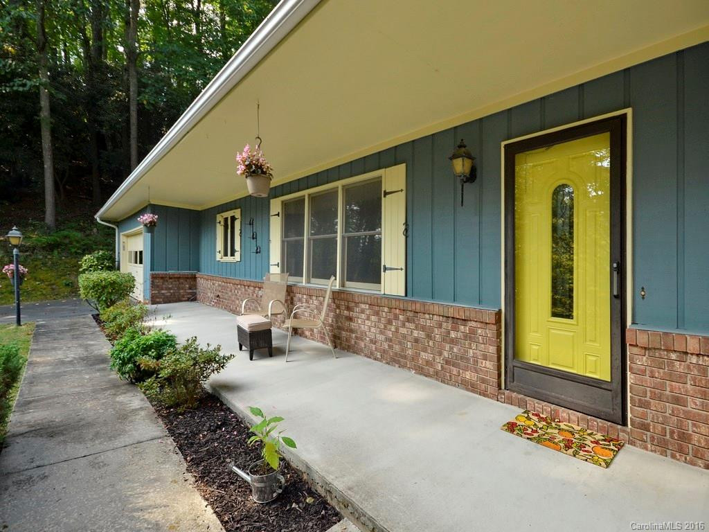 821 Greenwood Drive - Photo 2