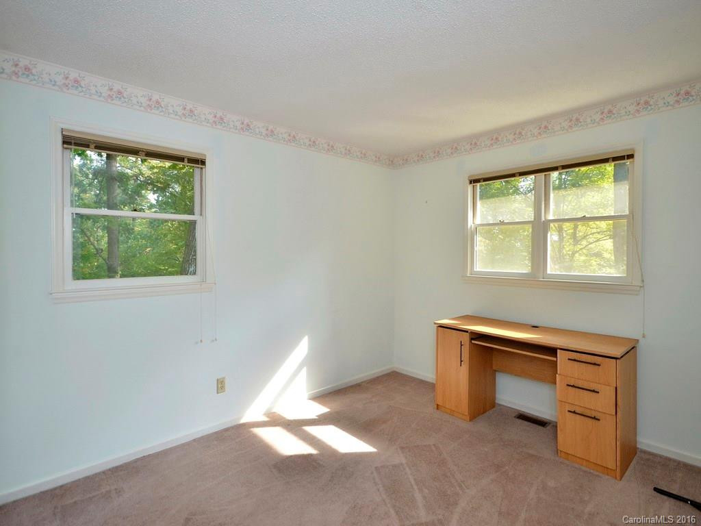 821 Greenwood Drive - Photo 11