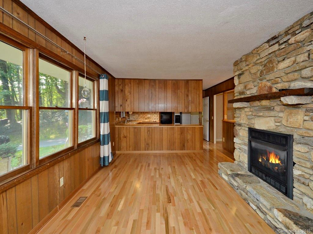 821 Greenwood Drive - Photo 4