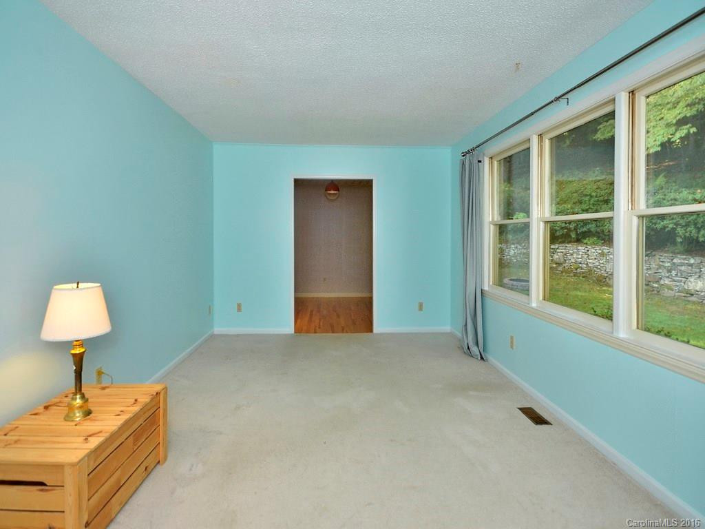 821 Greenwood Drive - Photo 8