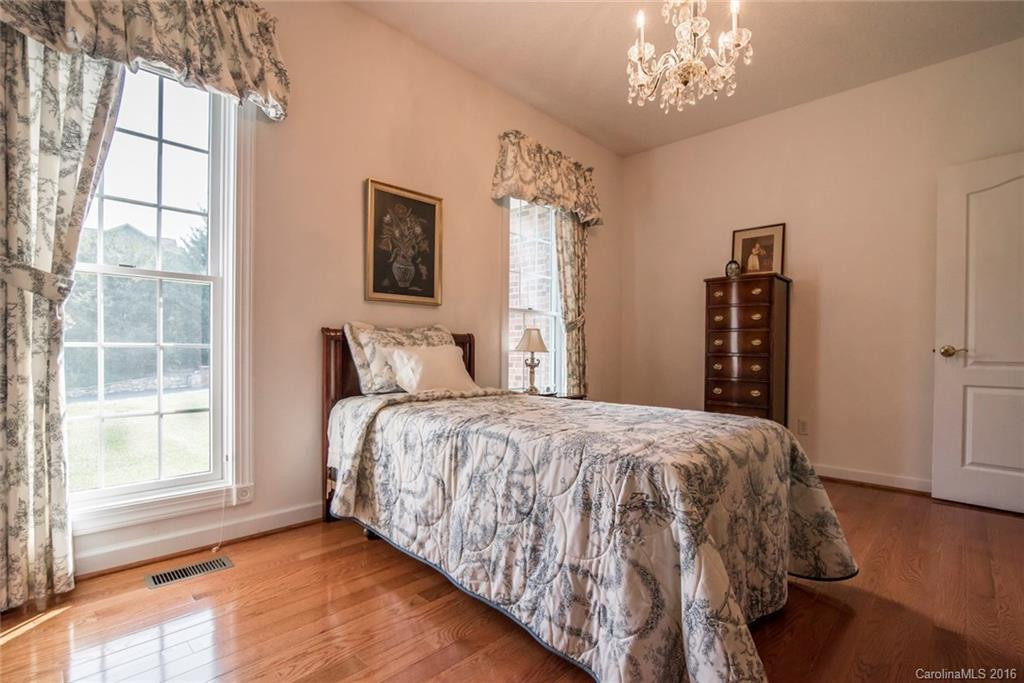 41 Tudor Lane - Photo 13