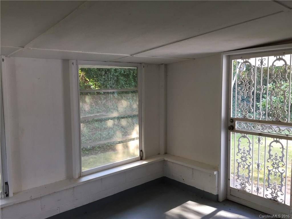 366 New Market Road - Photo 6