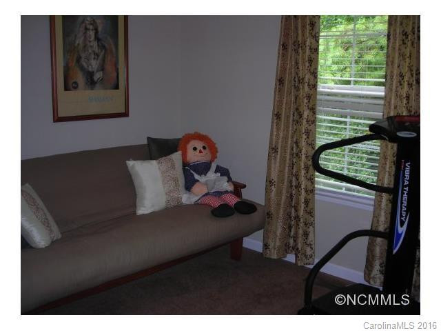 611 Meadowview Drive #10 - Photo 17