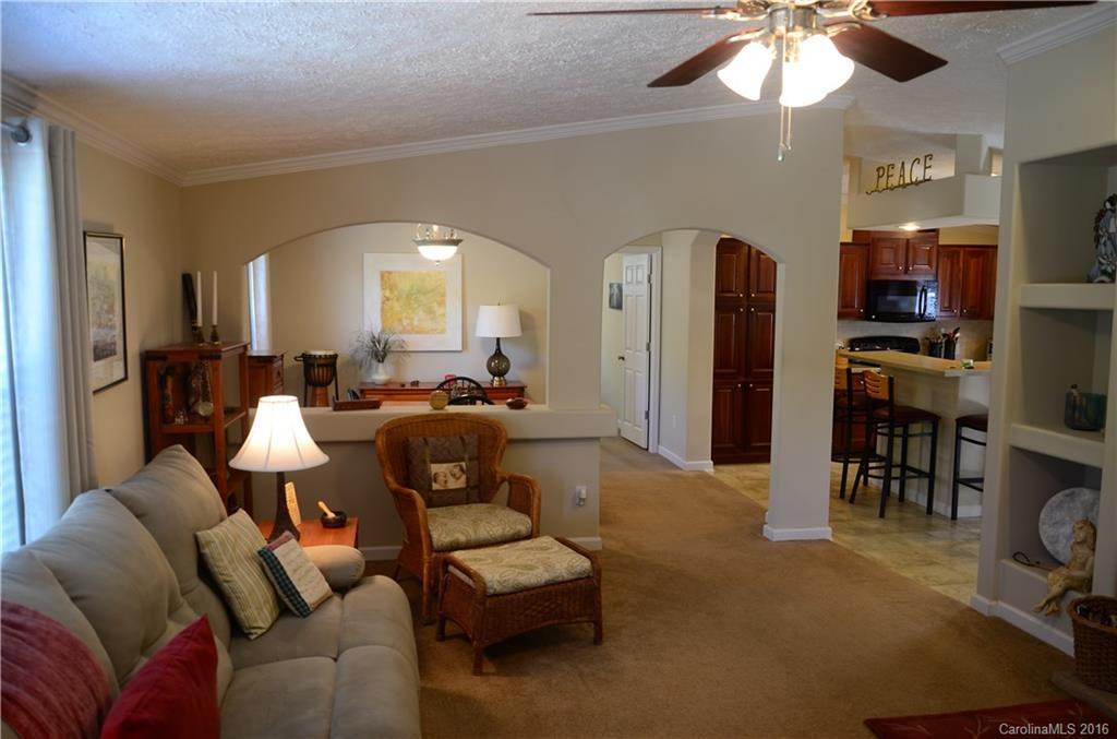 611 Meadowview Drive #10 - Photo 4