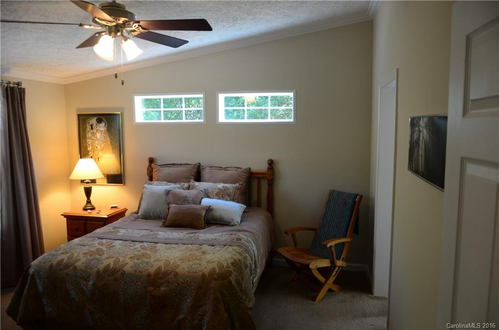 611 Meadowview Drive #10 - Photo 7