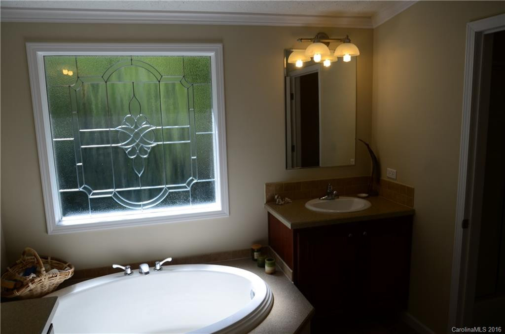 611 Meadowview Drive #10 - Photo 8