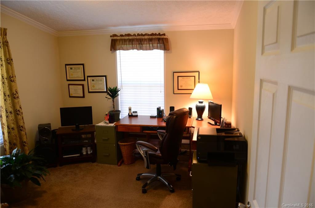 611 Meadowview Drive #10 - Photo 9