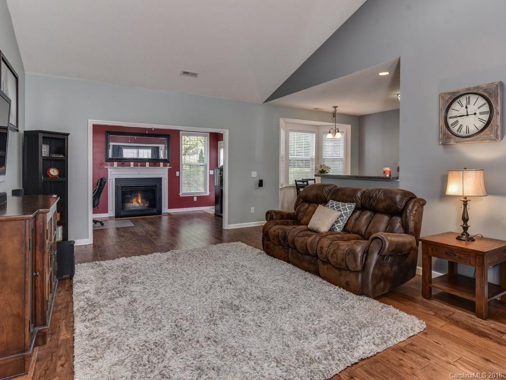11 Thornwood Court #61 - Photo 4