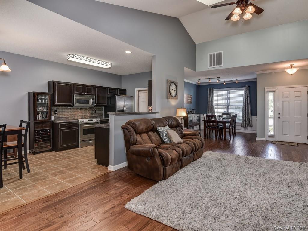 11 Thornwood Court #61 - Photo 6