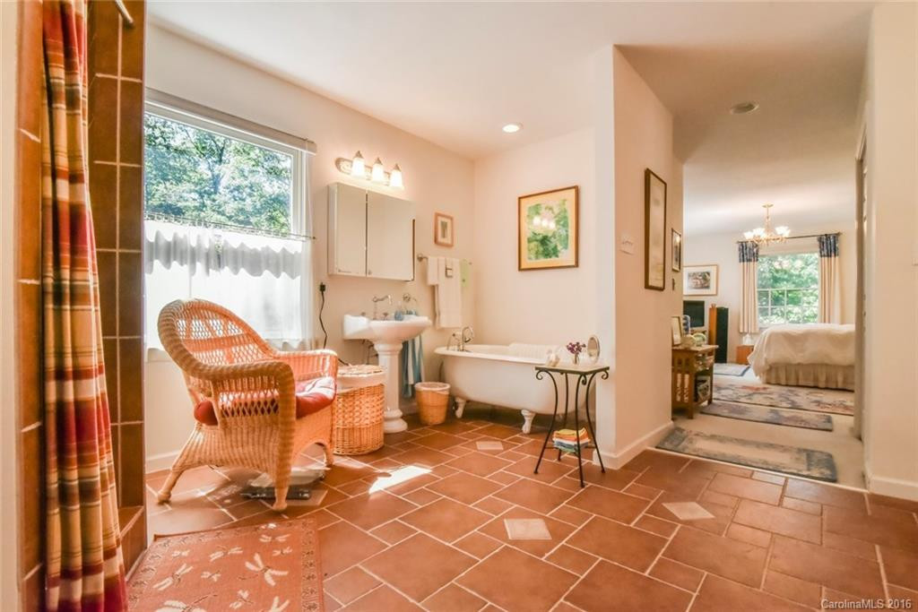 221 Holland Drive - Photo 11