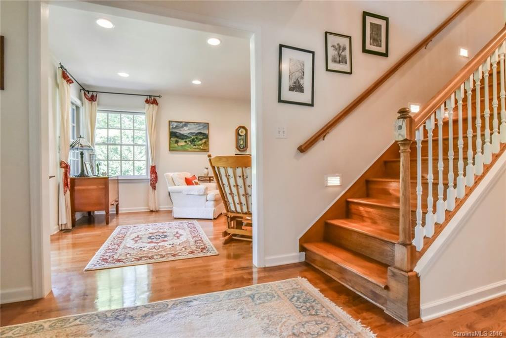 221 Holland Drive - Photo 12