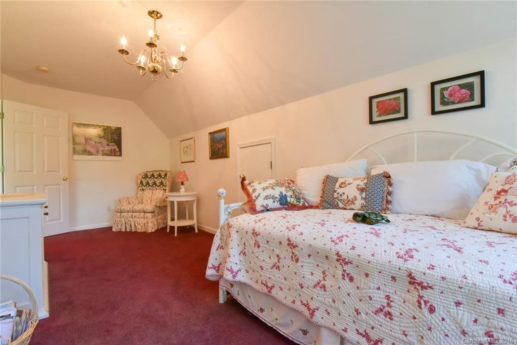 221 Holland Drive - Photo 15