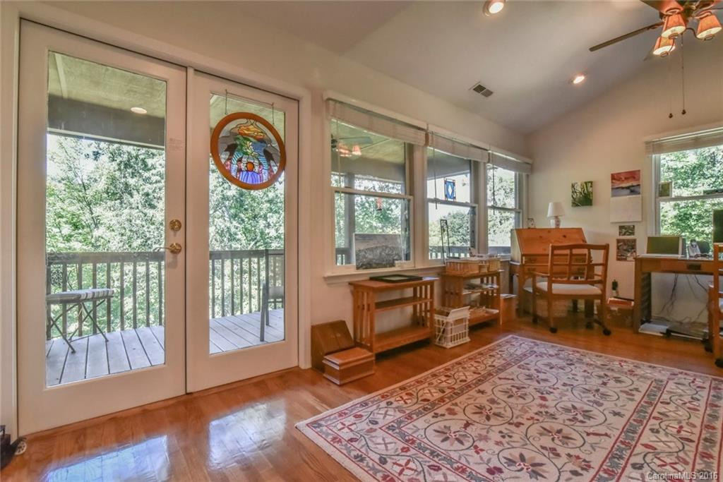 221 Holland Drive - Photo 16