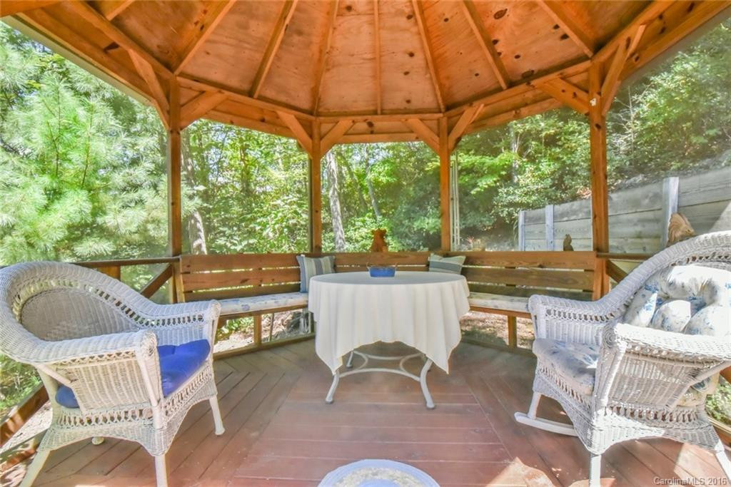 221 Holland Drive - Photo 4