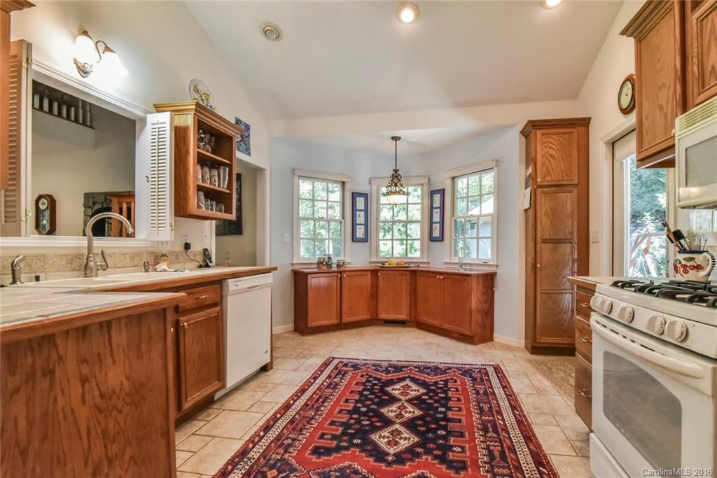 221 Holland Drive - Photo 5