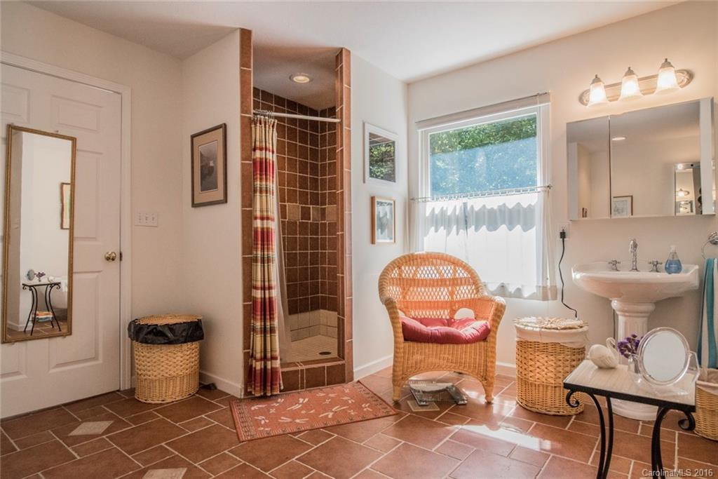 221 Holland Drive - Photo 10