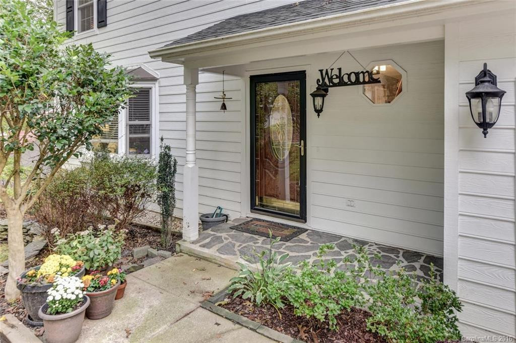60 Foxberry Drive - Photo 2