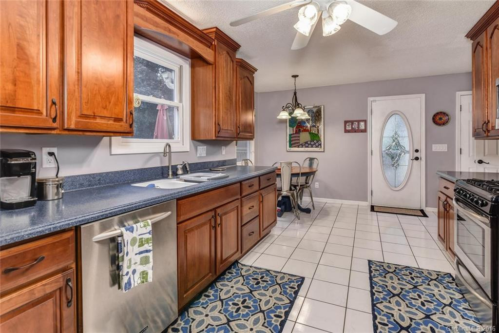 60 Foxberry Drive - Photo 7