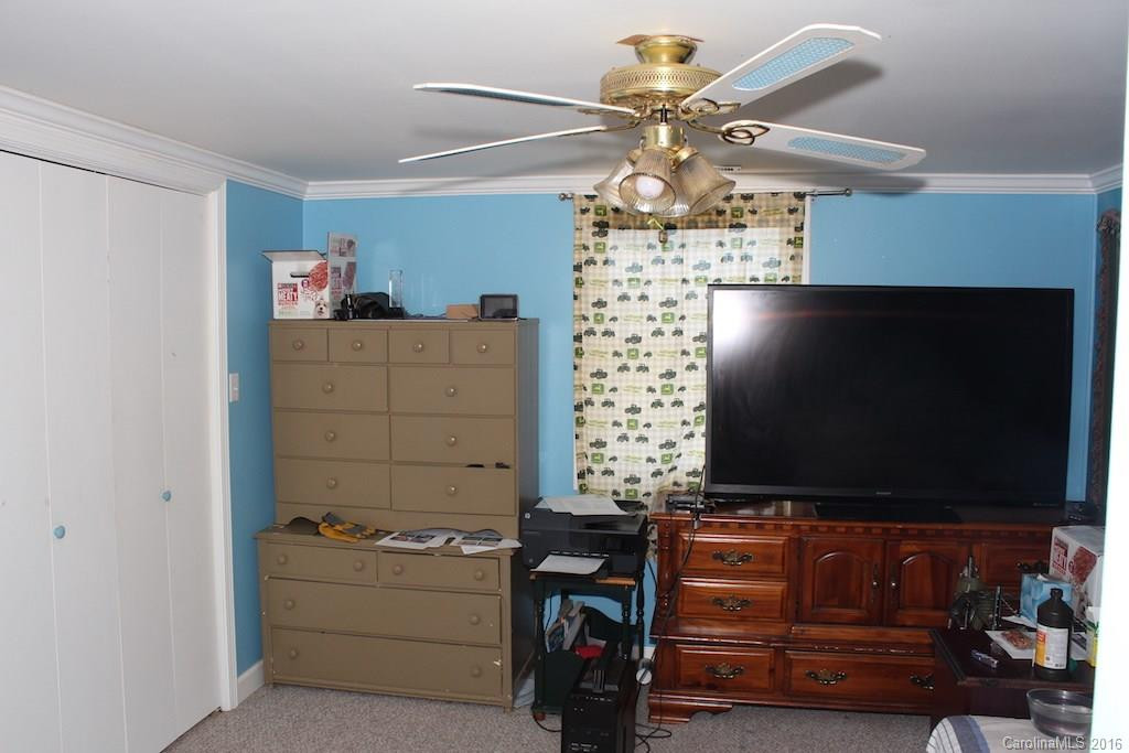 687 Moss Road - Photo 19