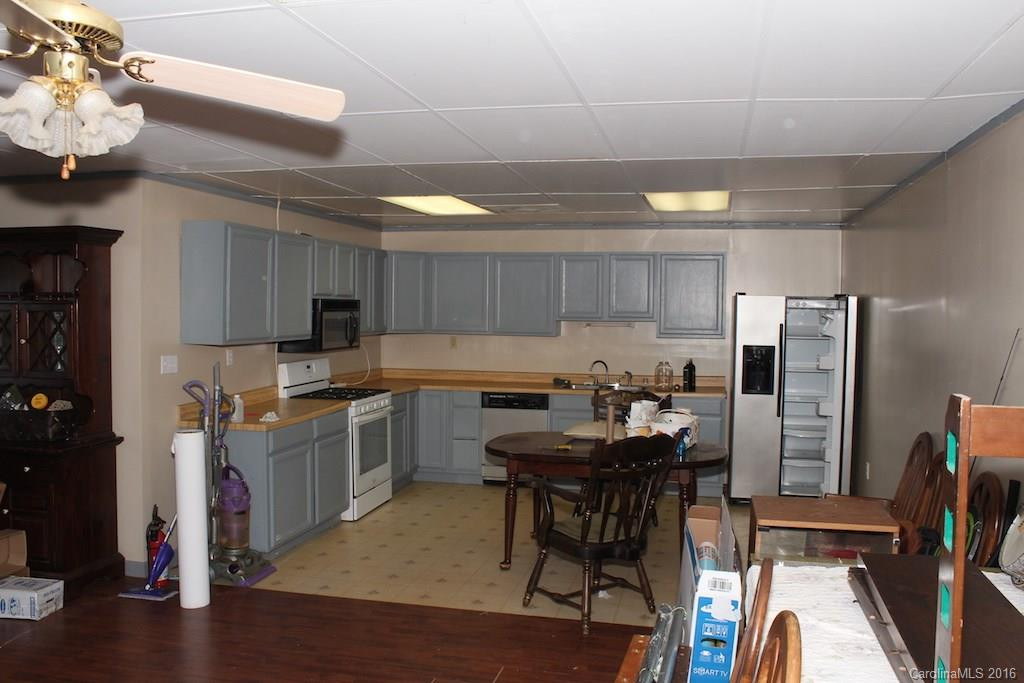 687 Moss Road - Photo 23