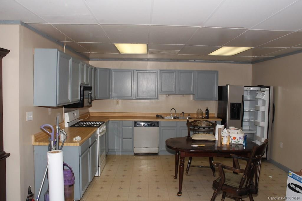 687 Moss Road - Photo 24