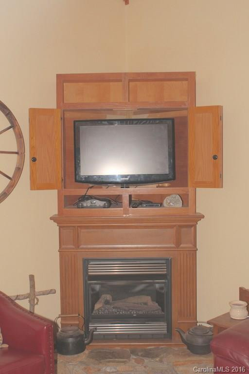 687 Moss Road - Photo 8
