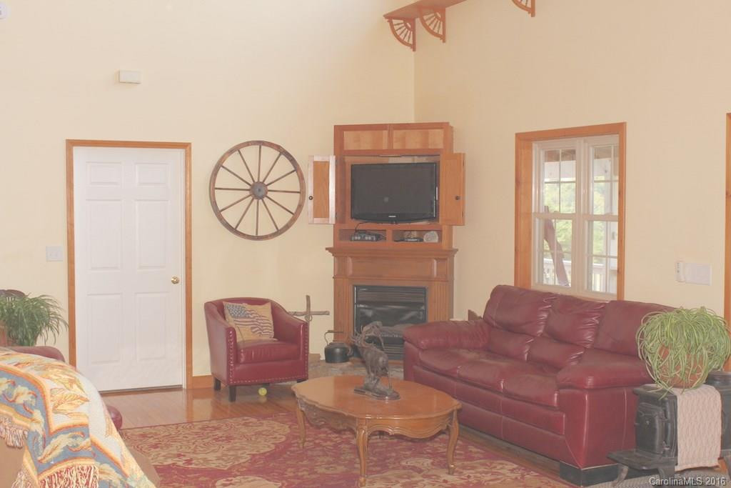 687 Moss Road - Photo 9