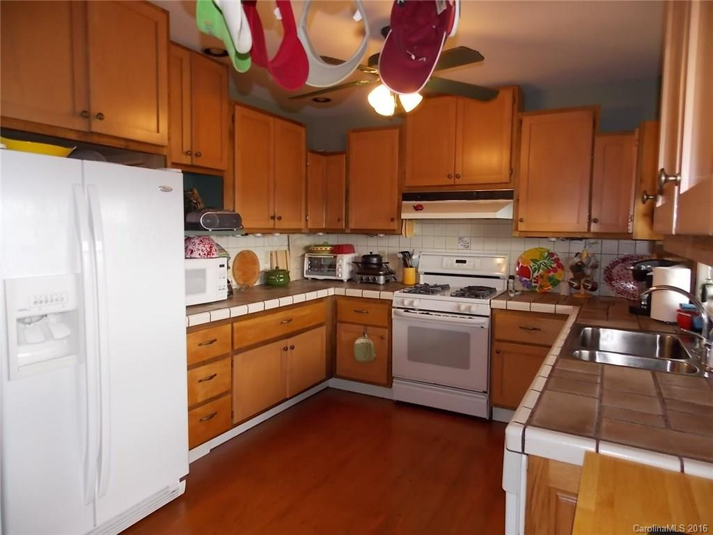 194 Selby Drive - Photo 8