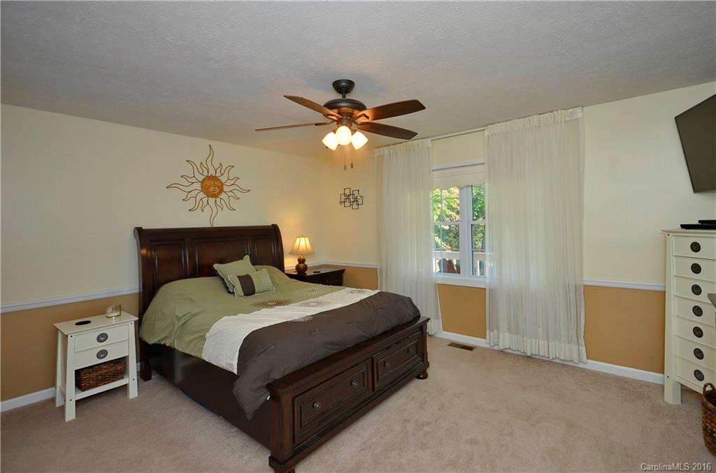 28 Justin Drive - Photo 13