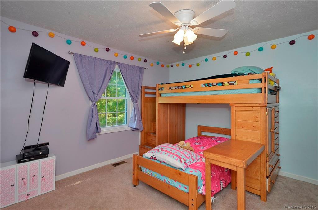 28 Justin Drive - Photo 17