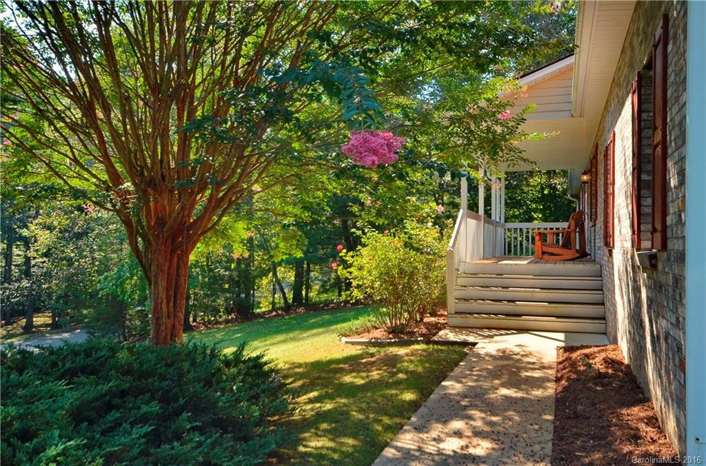 28 Justin Drive - Photo 3