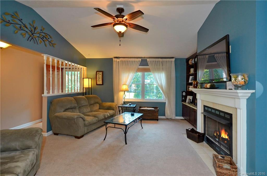 28 Justin Drive - Photo 6