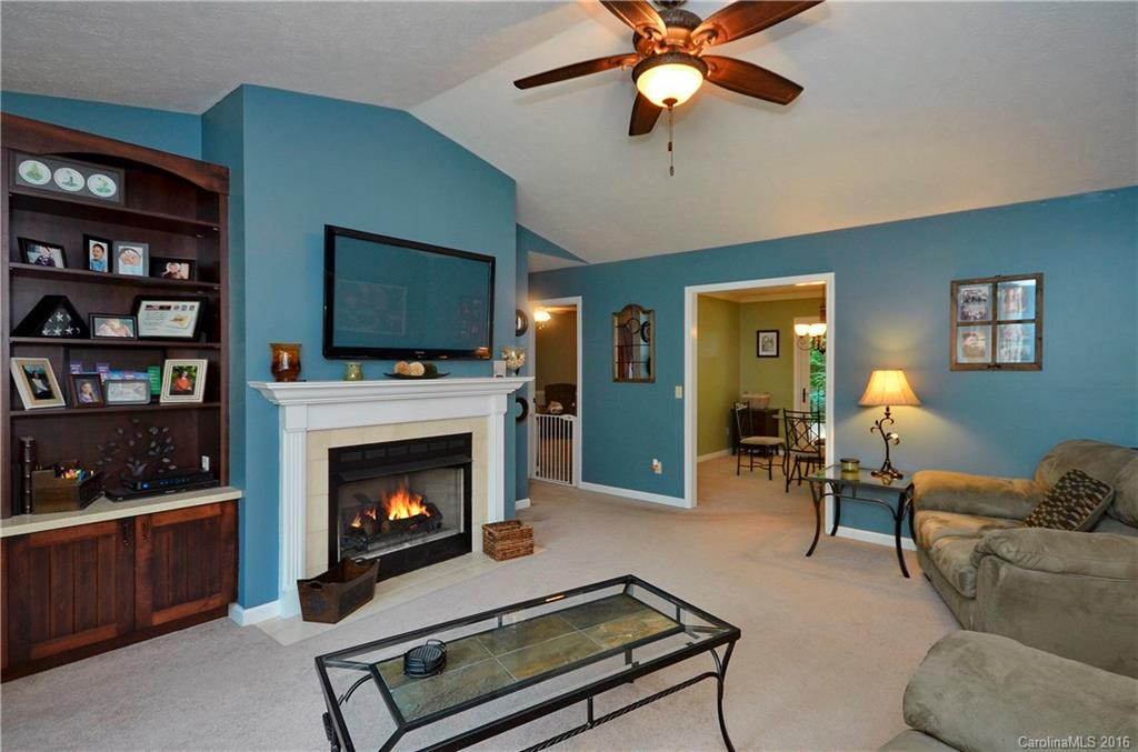 28 Justin Drive - Photo 7