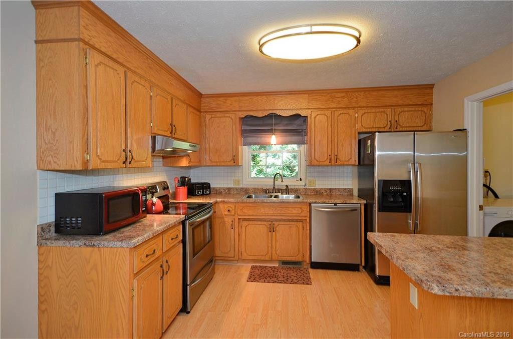 28 Justin Drive - Photo 10