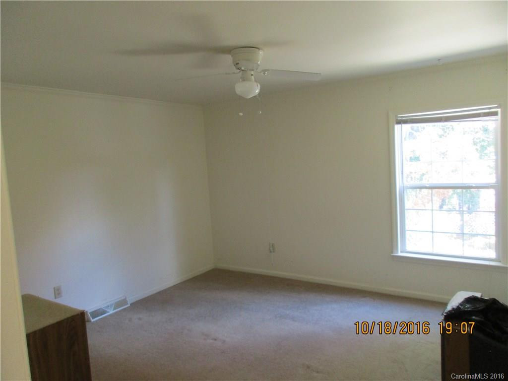 9 Howard Lane - Photo 20