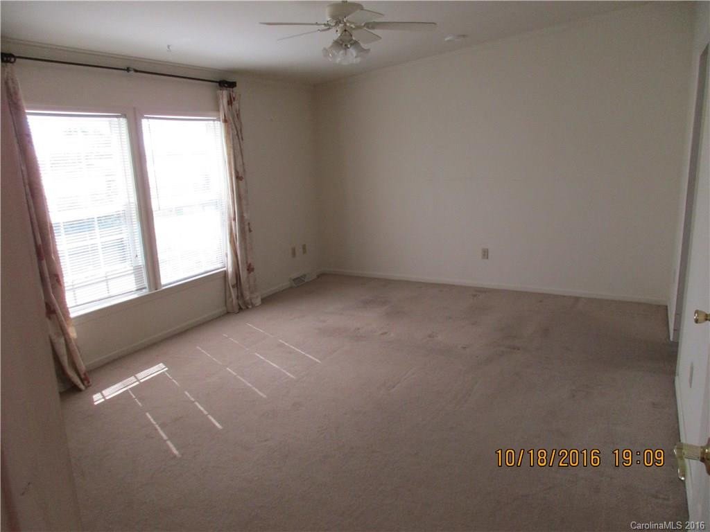 9 Howard Lane - Photo 23