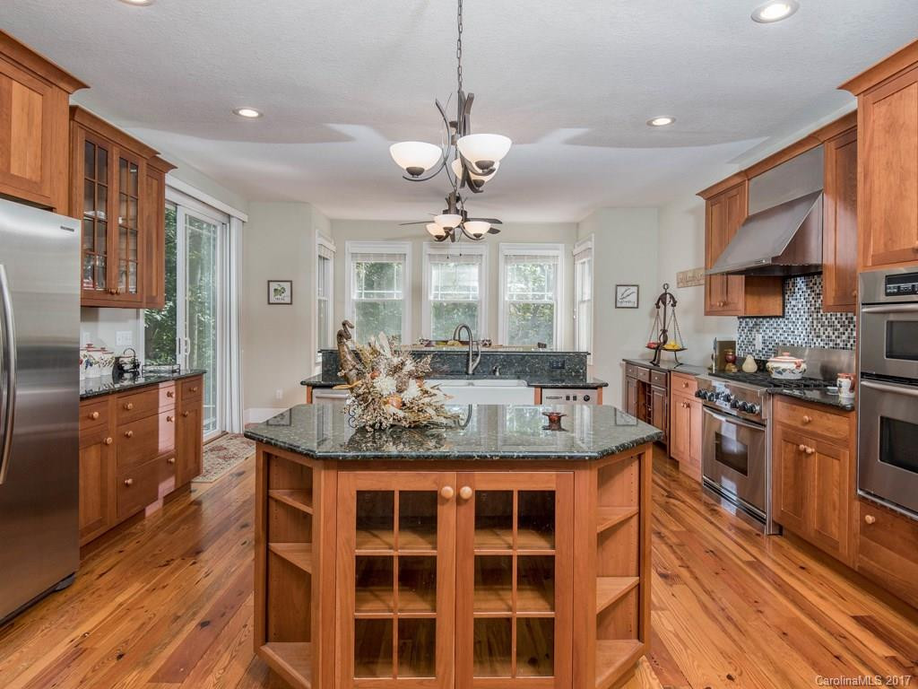 303 Braeside Court #3 - Photo 8