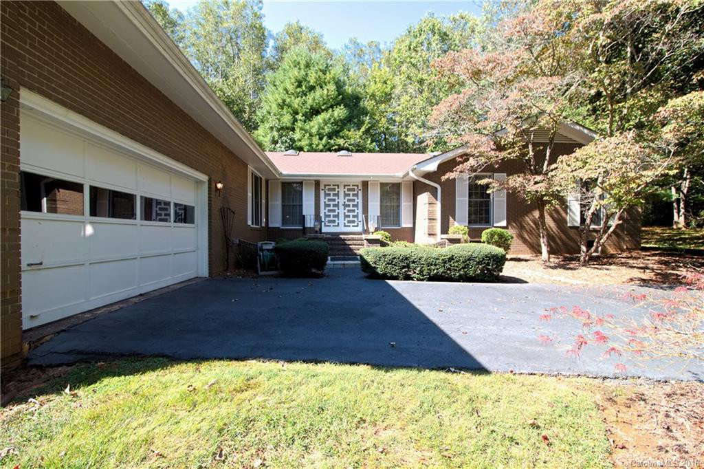 113 Brandon Road - Photo 2