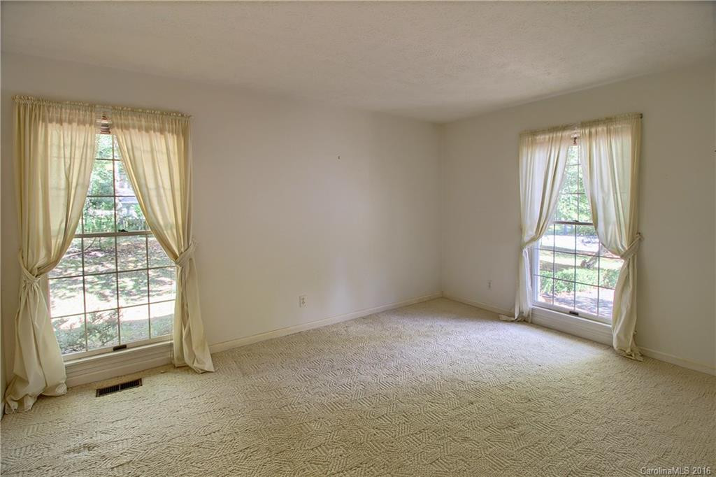 113 Brandon Road - Photo 11
