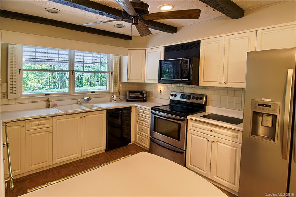 113 Brandon Road - Photo 3