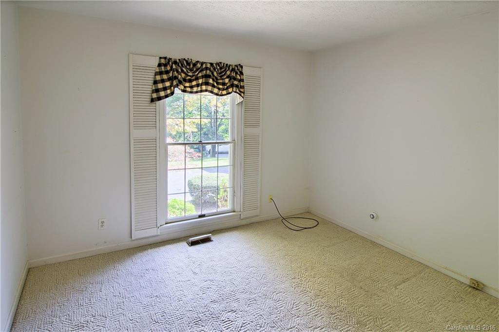 113 Brandon Road - Photo 10